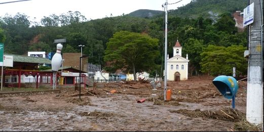 Justiça condena ex-prefeito e ex-secretário de Nova Friburgo por desvio de verbas da tragédia de 2011