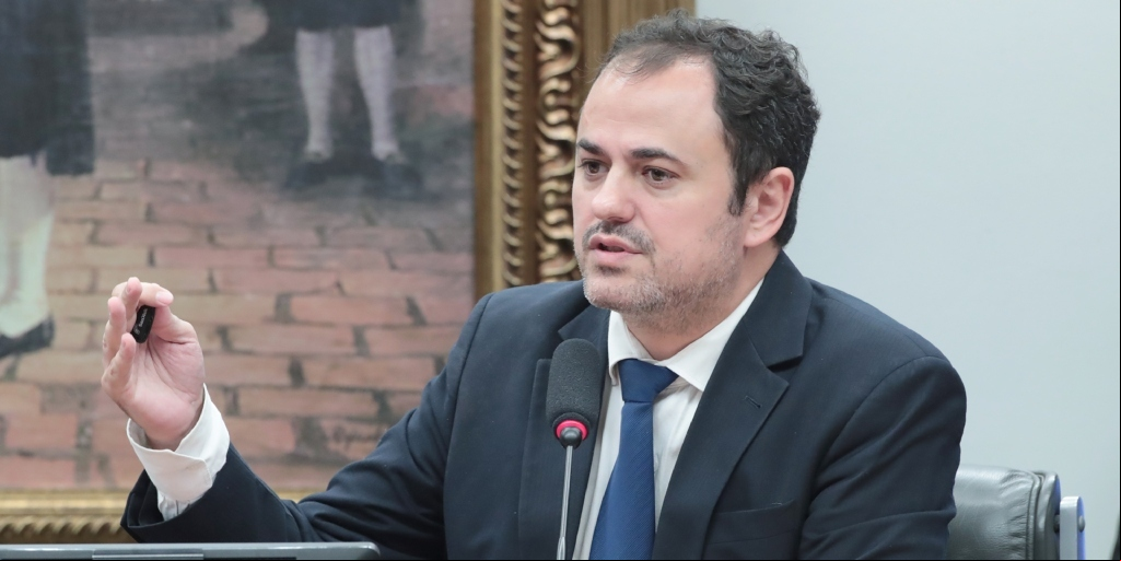 CCJ nega recurso de Glauber Braga (PSOL) e processo de cassação segue para votação no plenário da Câmara dos Deputados