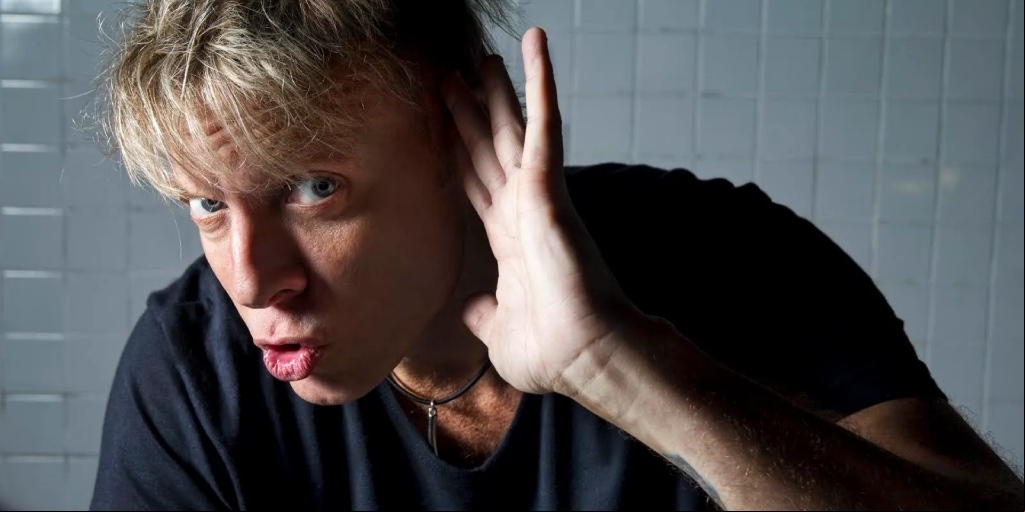 Para quem quer dançar, Vinny Bonotto apresenta hits como "Mexe a Cadeira"