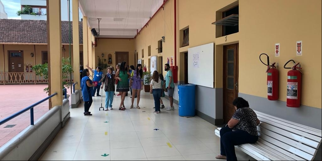 Diferente do primeiro turno, os últimos minutos para encerramento da votação não registra filas em Friburgo