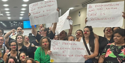 "Aptos para trabalhar, inaptos para receber": profissionais da enfermagem de Friburgo cobram pagamento do piso