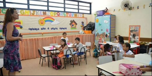 MEC reajusta piso salarial de professores para R$ 4.867,77; mas em Friburgo, ime entre governo e docentes continua 